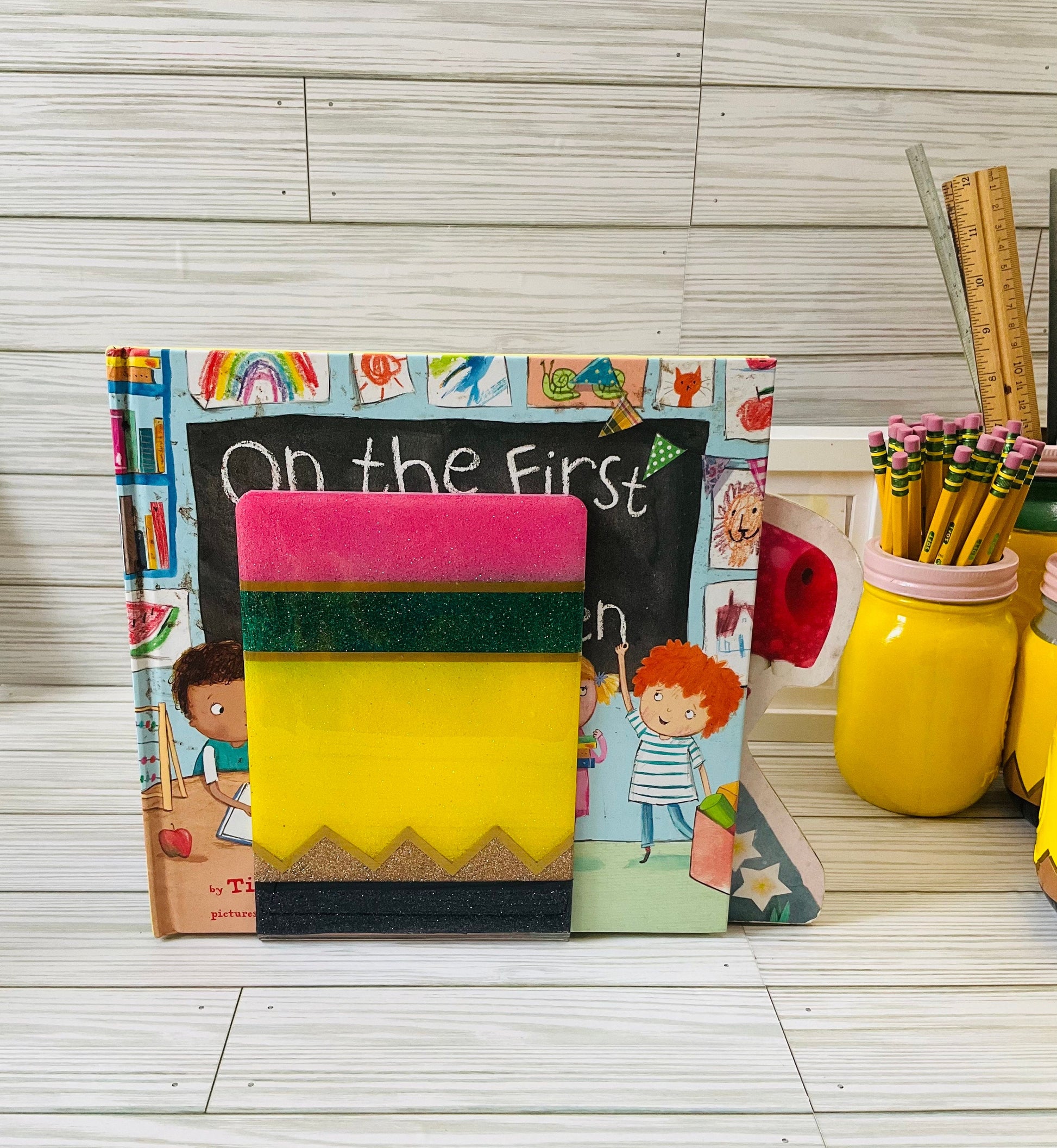 Sparkling Yellow Pencil Glitter Bookends - Perfect Teacher Gifts, Stylish Classroom Decor
