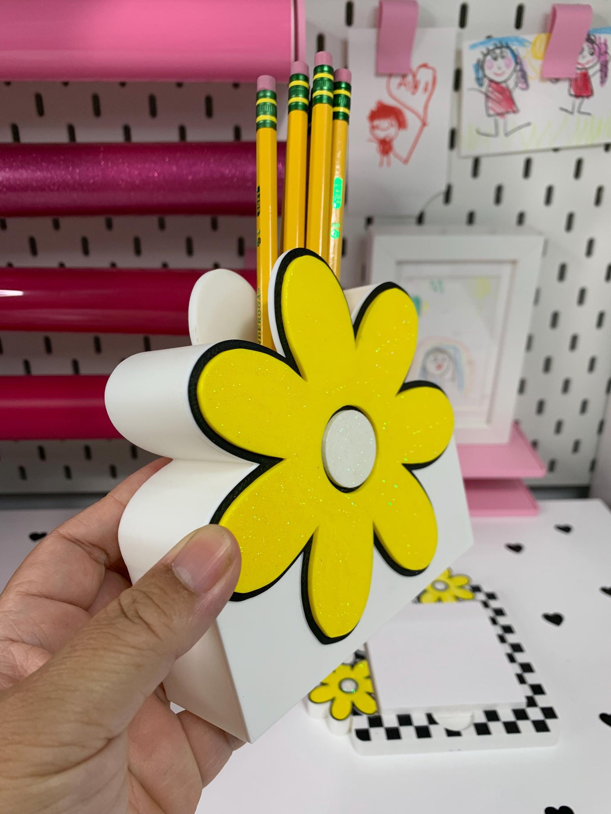 Daisy Flower Pencil Holder: 3D Print File (STL + 3MF)