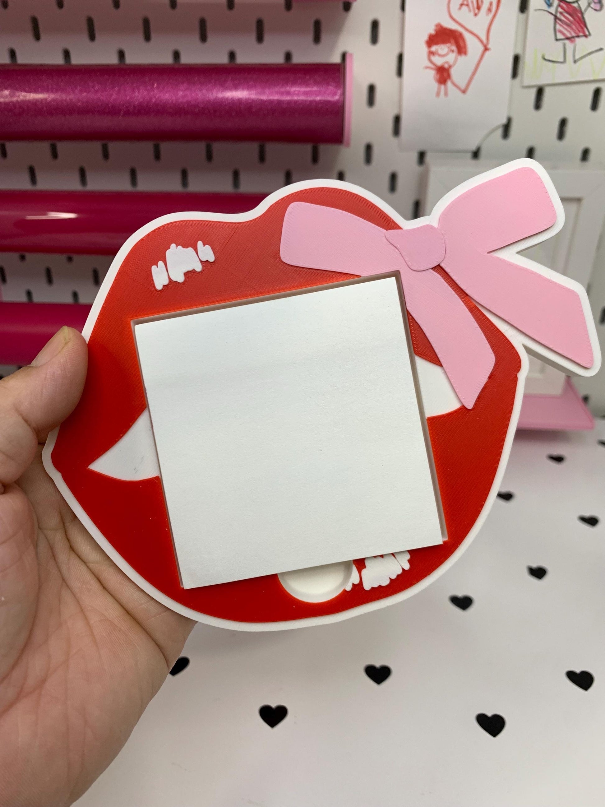 Lip with Bow Note Holder 3D Print File (STL & 3MF)