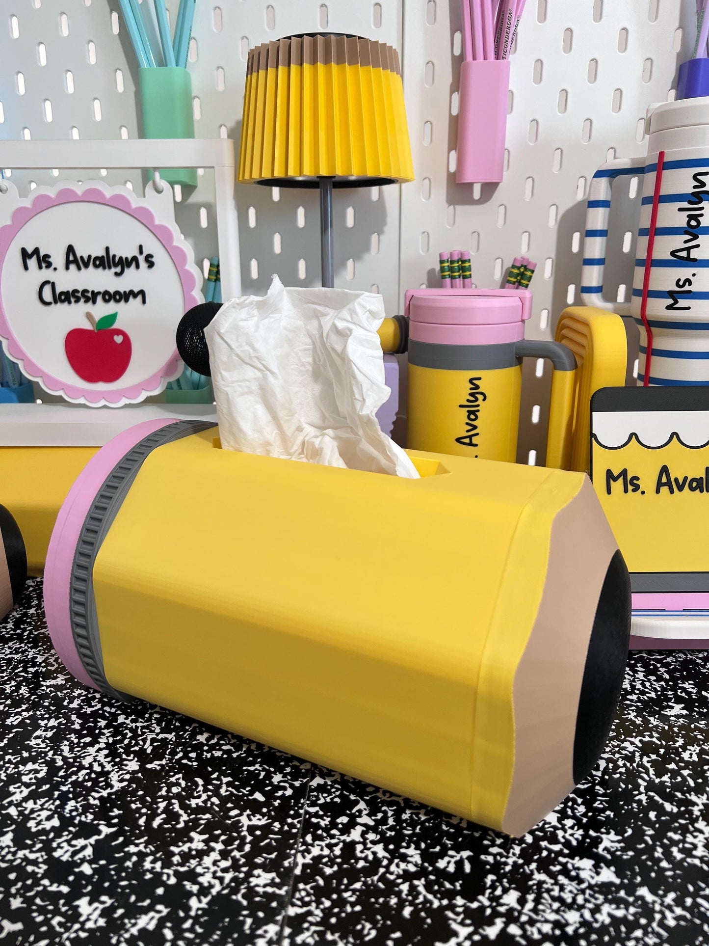 Pencil Tissue Box Holder, Personalized Teacher Gift, Classroom Decor, Teacher Desk Accessories, 3D Printed Tissue Box Cover