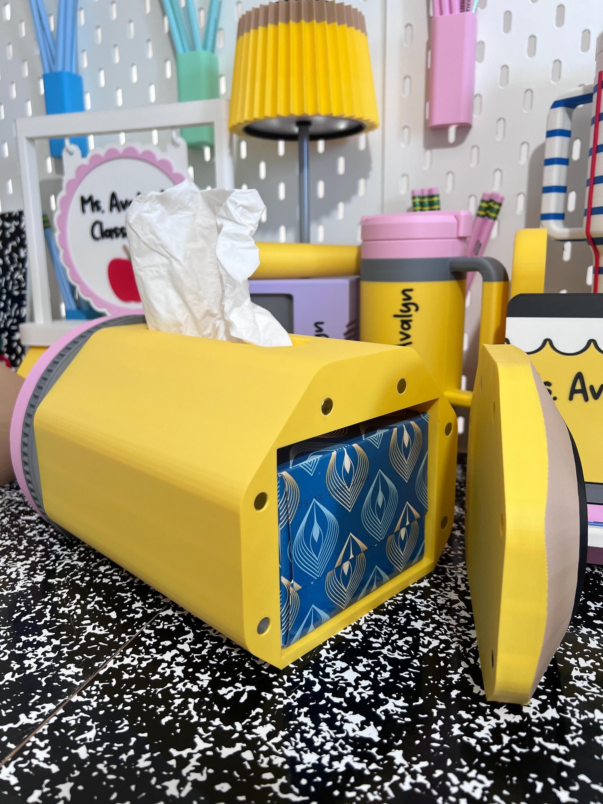 Pencil Tissue Box Holder, Personalized Teacher Gift, Classroom Decor, Teacher Desk Accessories, 3D Printed Tissue Box Cover