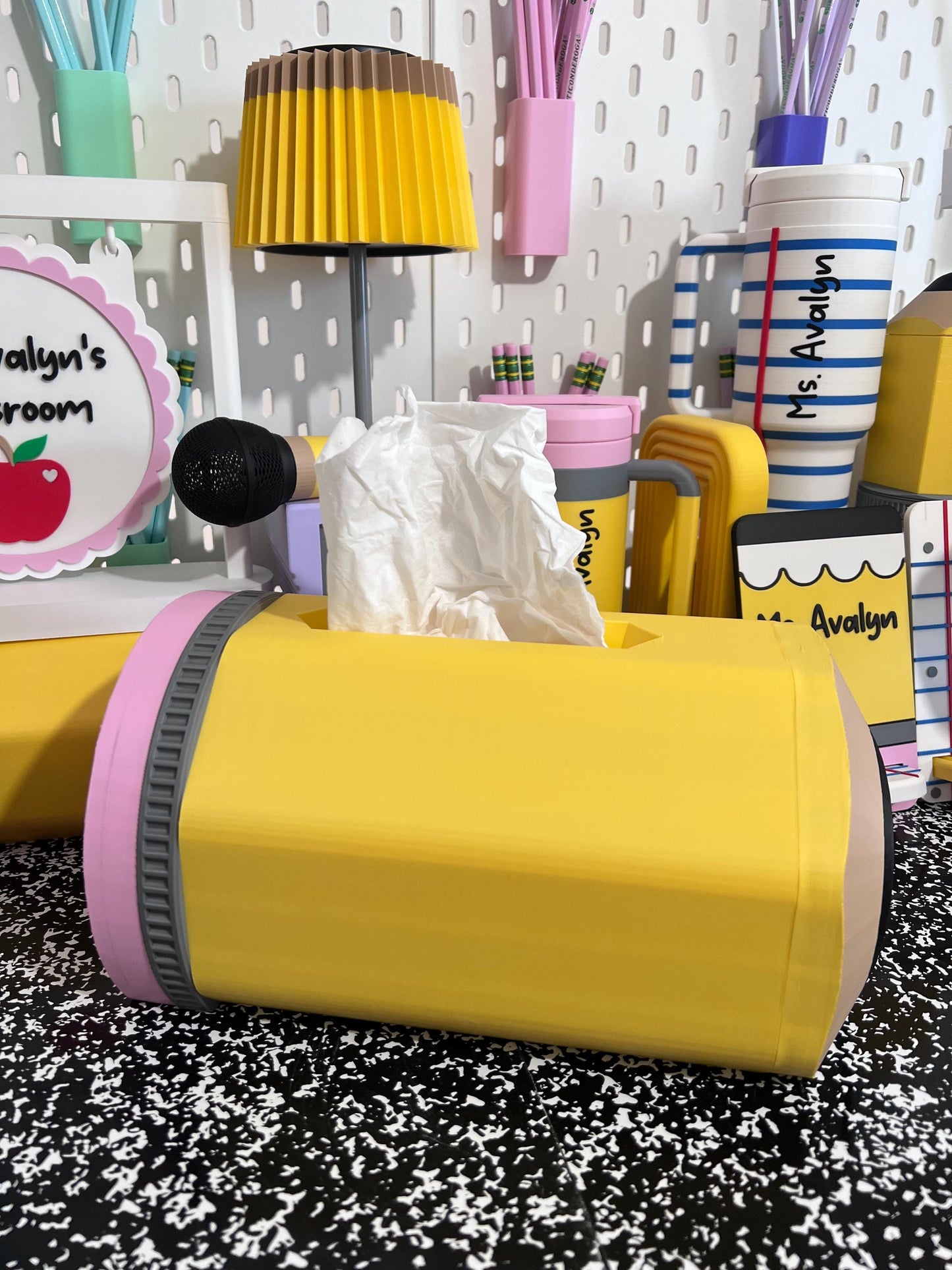 Pencil Tissue Box Holder, Personalized Teacher Gift, Classroom Decor, Teacher Desk Accessories, 3D Printed Tissue Box Cover