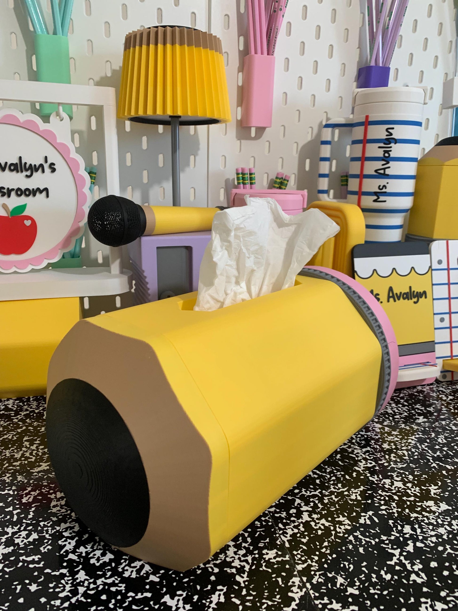 Pencil Tissue Box Holder, Personalized Teacher Gift, Classroom Decor, Teacher Desk Accessories, 3D Printed Tissue Box Cover