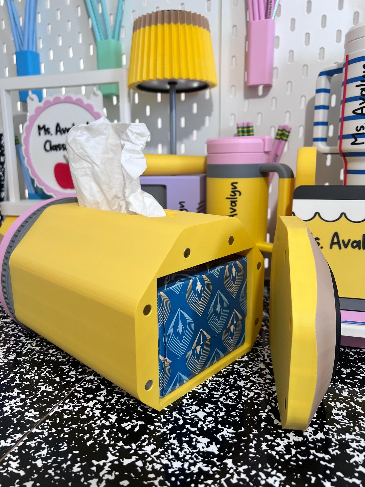 Pencil Tissue Box Holder, Personalized Teacher Gift, Classroom Decor, Teacher Desk Accessories, 3D Printed Tissue Box Cover