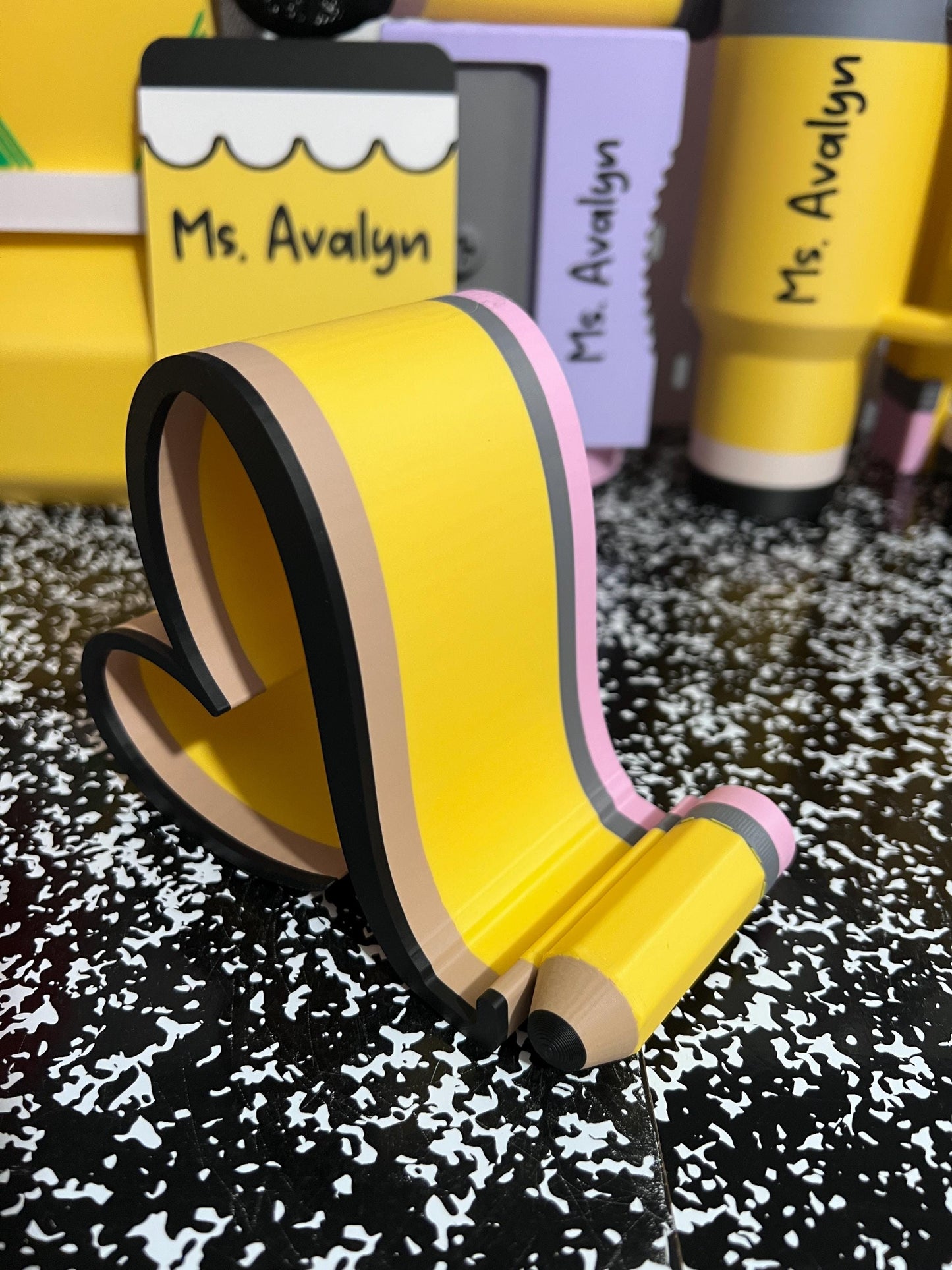 Heart Phone Holder, Pencil Phone Stand, Crayon Phone Holder, Teacher Desk Accessory, Teacher Gift, Classroom Decor, Back to School Gift