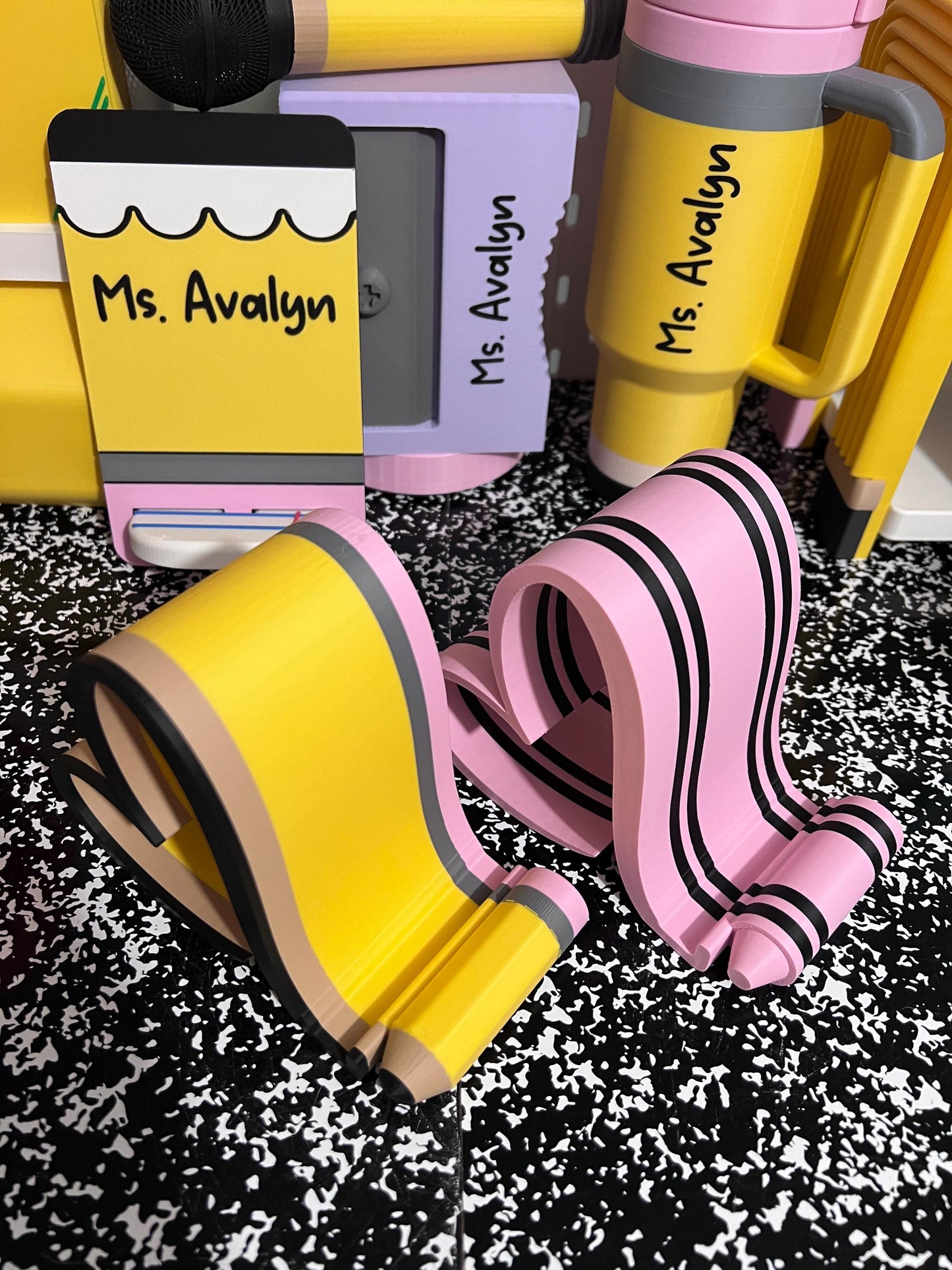 Heart Phone Holder, Pencil Phone Stand, Crayon Phone Holder, Teacher Desk Accessory, Teacher Gift, Classroom Decor, Back to School Gift