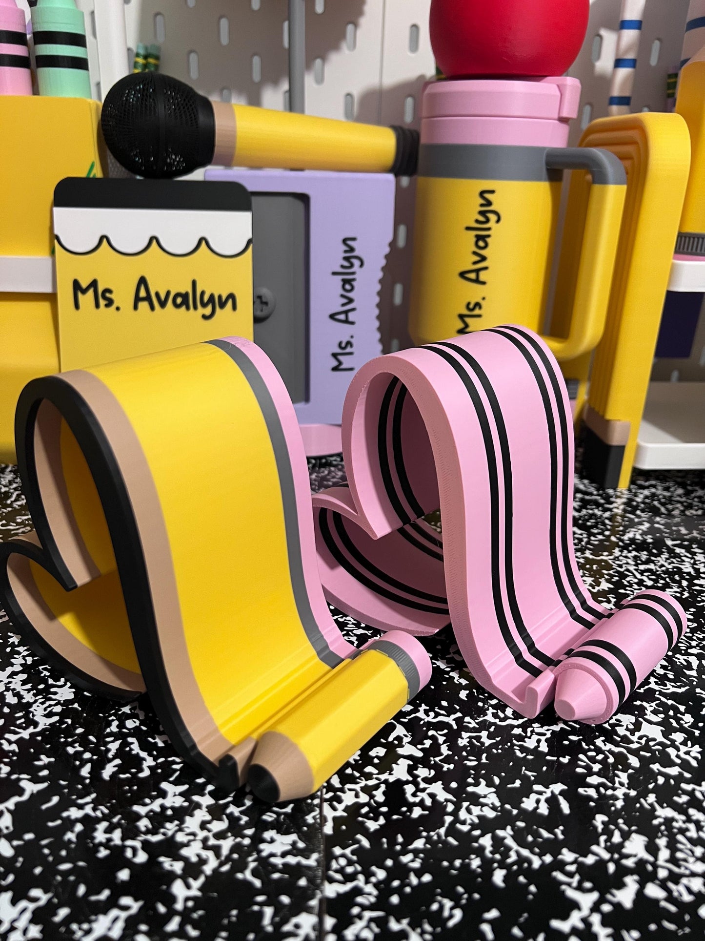 Heart Phone Holder, Pencil Phone Stand, Crayon Phone Holder, Teacher Desk Accessory, Teacher Gift, Classroom Decor, Back to School Gift