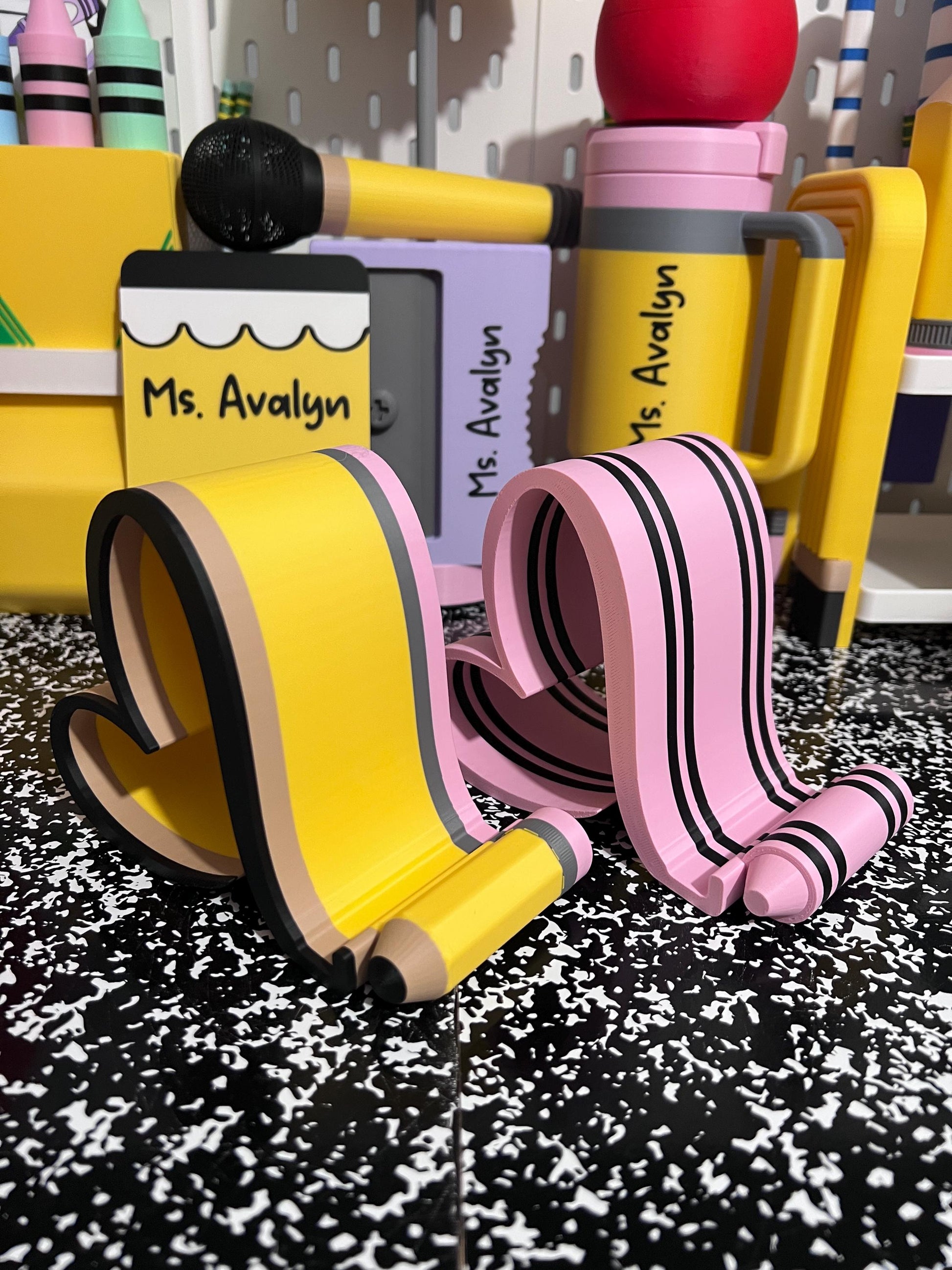 Heart Phone Holder, Pencil Phone Stand, Crayon Phone Holder, Teacher Desk Accessory, Teacher Gift, Classroom Decor, Back to School Gift
