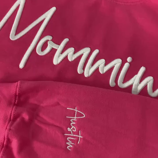 Personalized “Mommin’” 3D Puff Embroidered Sweatshirt – Customizable – Add Name on Sleeve – Cozy Mom Sweatshirt